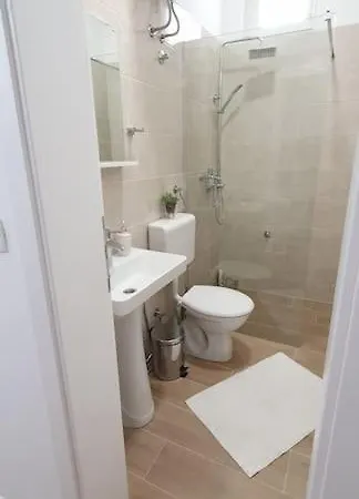 Happy Ii アパート